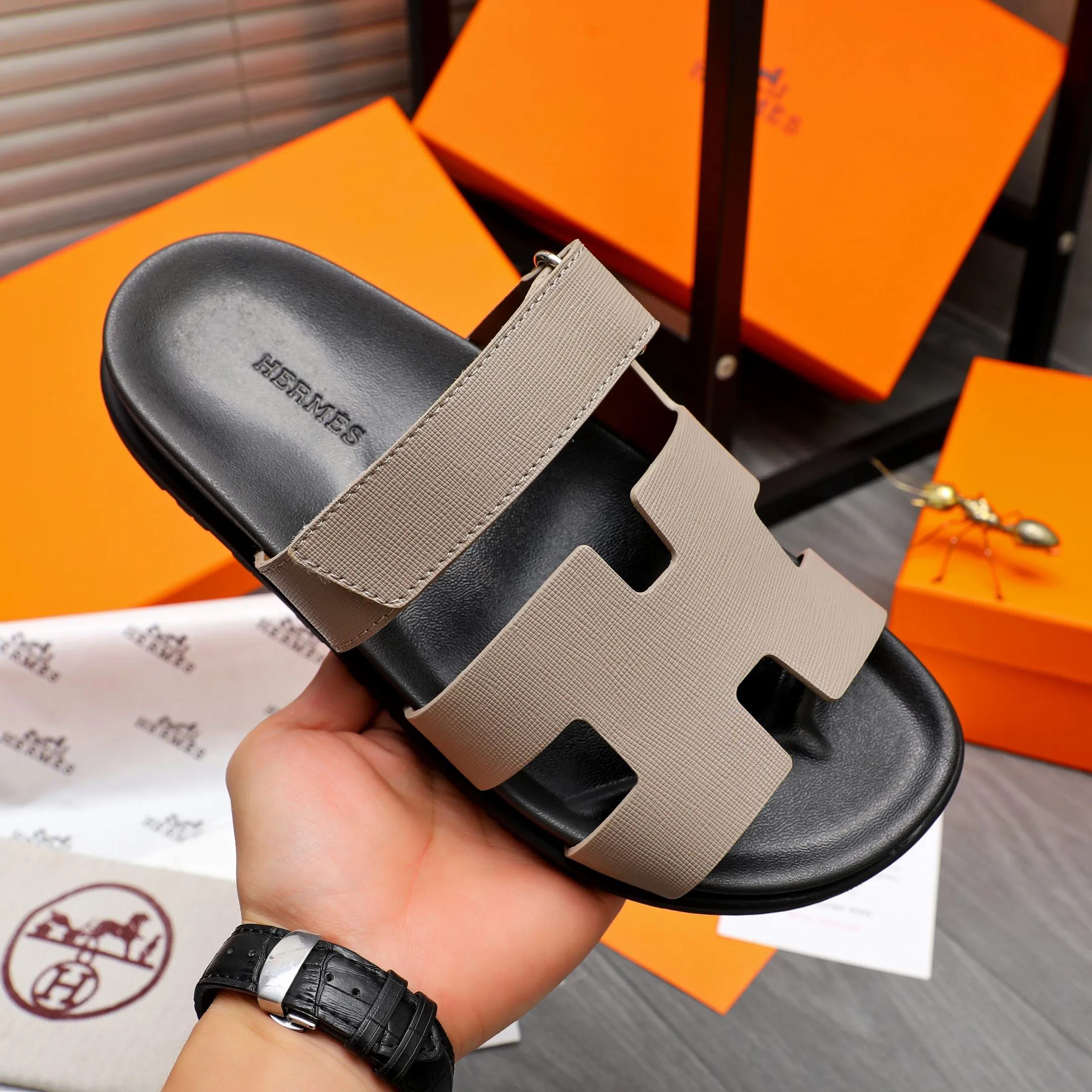 Men's shoes 💰340 Product trademark: Hermes "Hermes" Couple's slippers Regular size: 36-46 Product material: Selected vertical grain cowhide upper, microfiber lining, original outsole